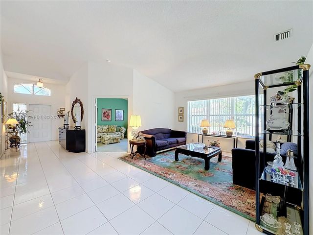 9786 Lemonwood Ct, Boynton Beach, FL 33437