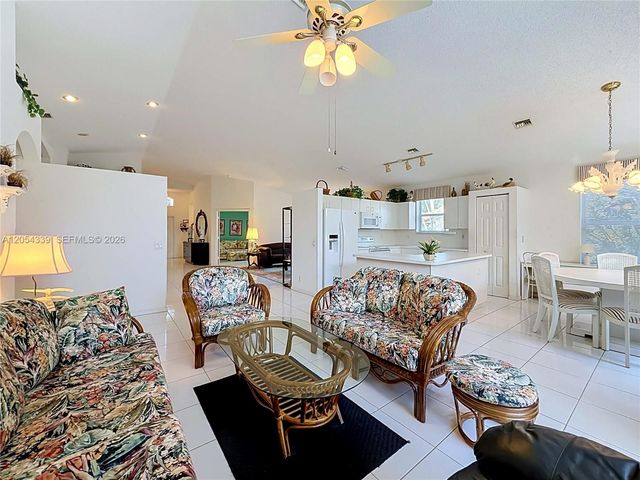 9786 Lemonwood Ct, Boynton Beach, FL 33437