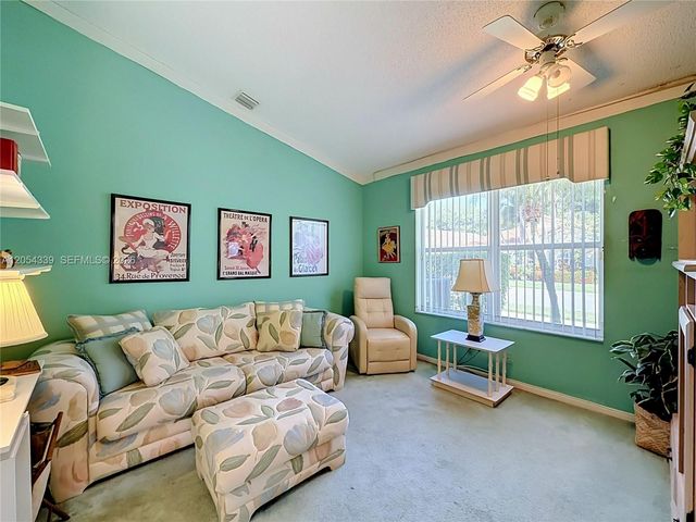 9786 Lemonwood Ct, Boynton Beach, FL 33437