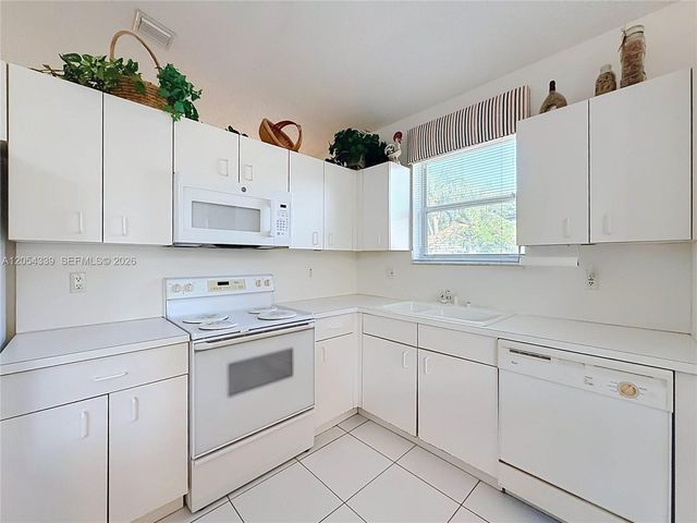 9786 Lemonwood Ct, Boynton Beach, FL 33437