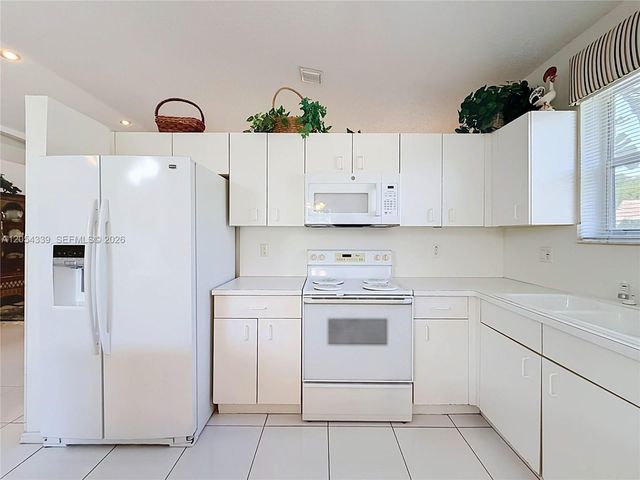 9786 Lemonwood Ct, Boynton Beach, FL 33437