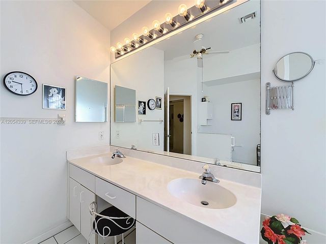 9786 Lemonwood Ct, Boynton Beach, FL 33437