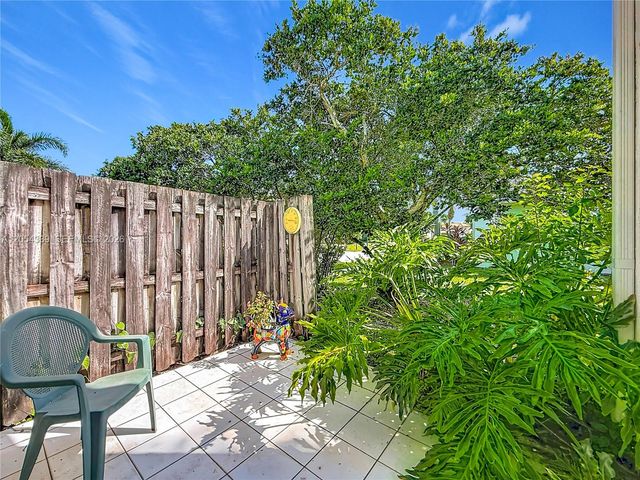 9786 Lemonwood Ct, Boynton Beach, FL 33437
