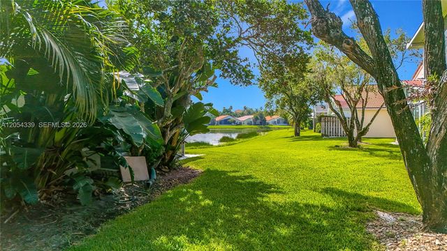 9786 Lemonwood Ct, Boynton Beach, FL 33437