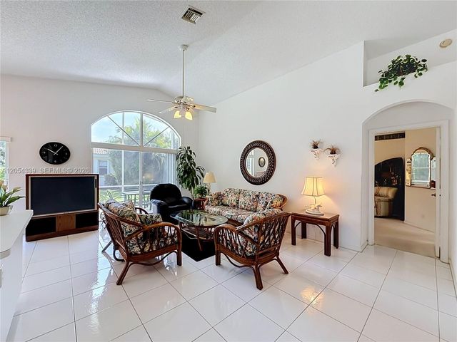 9786 Lemonwood Ct, Boynton Beach, FL 33437