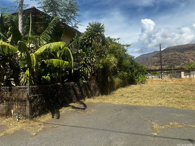 85-832 Old Government Road, Waianae, HI 96792