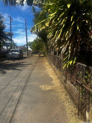 85-832 Old Government Road, Waianae, HI 96792