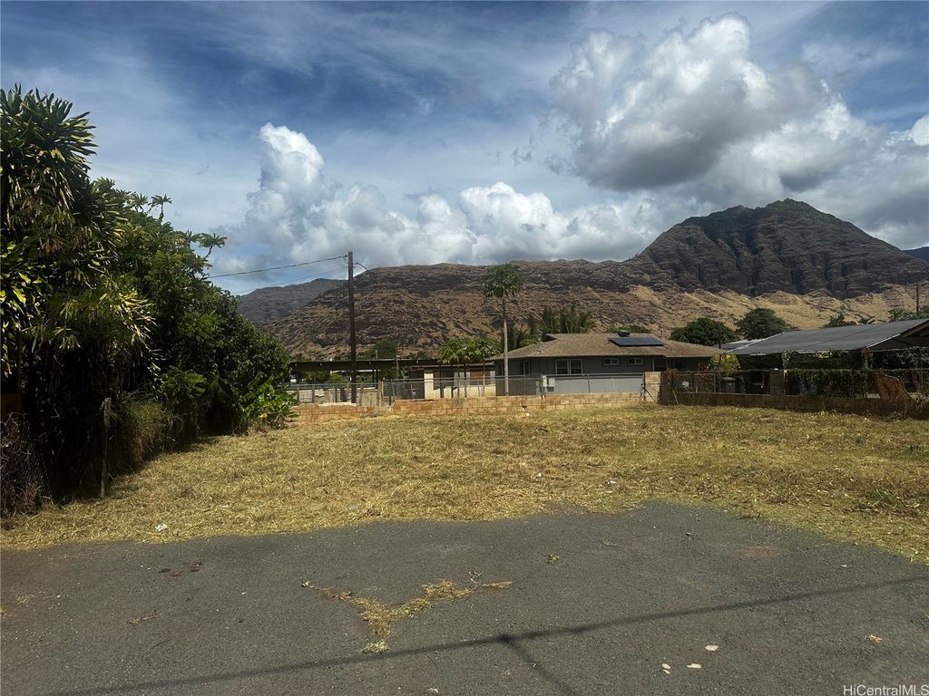 85-832 Old Government Road, Waianae, HI 96792