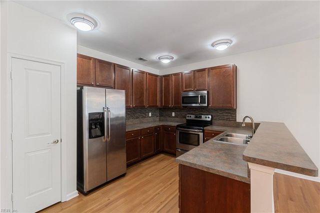 2424 Chancery Ln Apt 105, Chesapeake, VA 23321