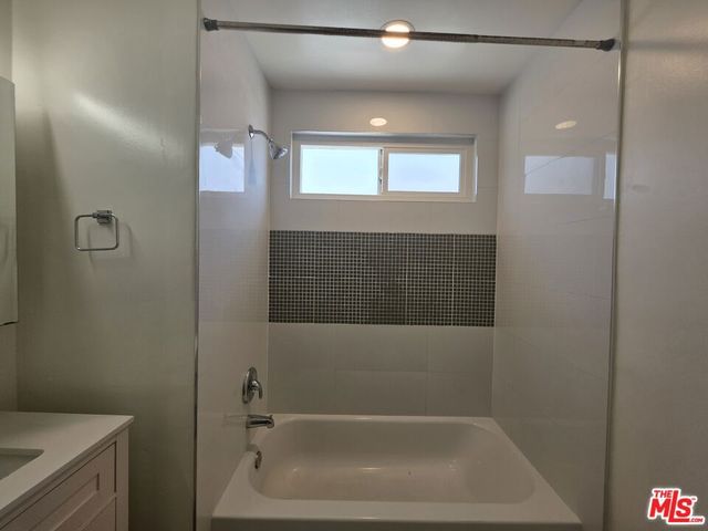 11051 Missouri Avenue 5, Los Angeles, CA 90025