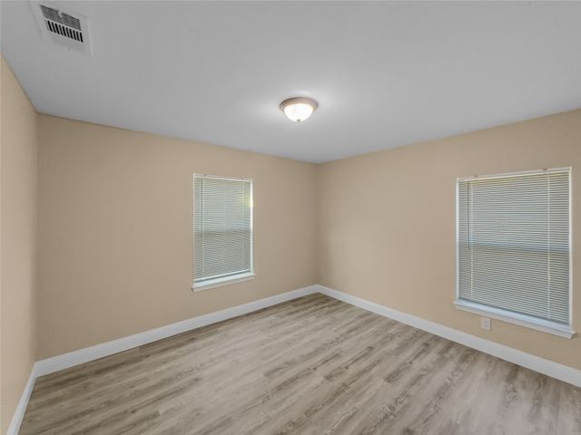 4212 Mccart Avenue, Fort Worth, TX 76115