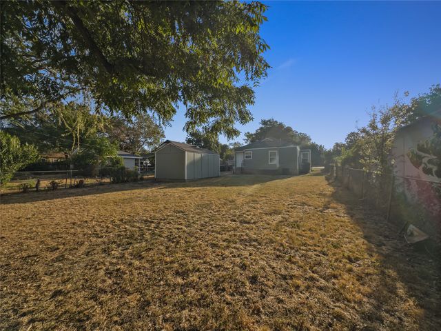 4212 Mccart Avenue, Fort Worth, TX 76115