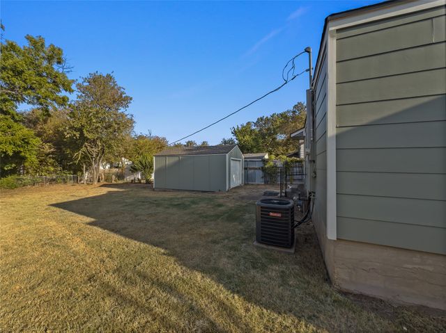 4212 Mccart Avenue, Fort Worth, TX 76115