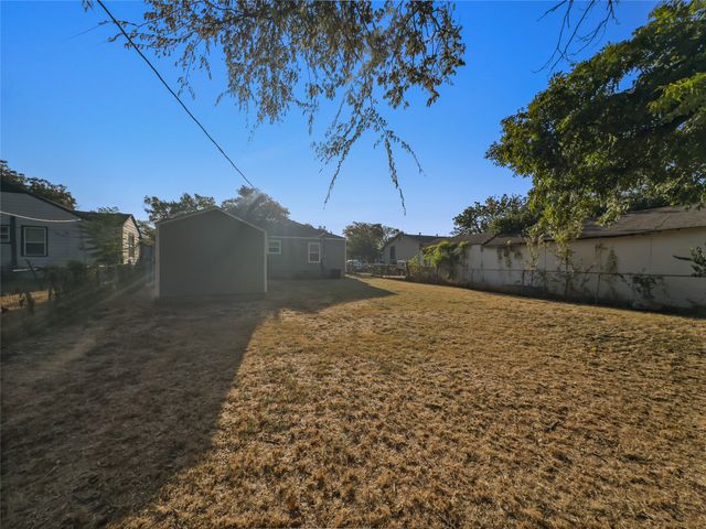 4212 Mccart Avenue, Fort Worth, TX 76115