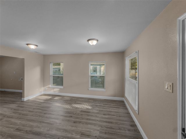 4212 Mccart Avenue, Fort Worth, TX 76115