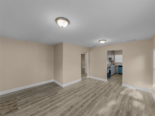 4212 Mccart Avenue, Fort Worth, TX 76115