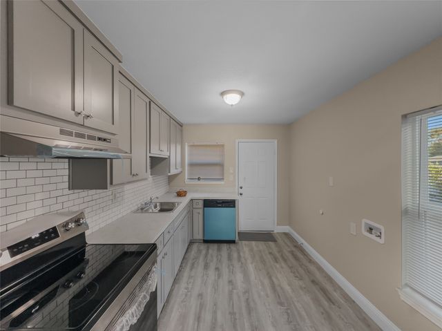 4212 Mccart Avenue, Fort Worth, TX 76115