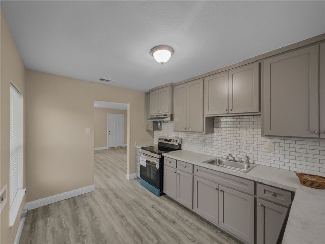 4212 Mccart Avenue, Fort Worth, TX 76115