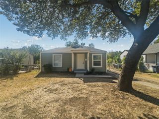 4212 Mccart Avenue, Fort Worth, TX 76115