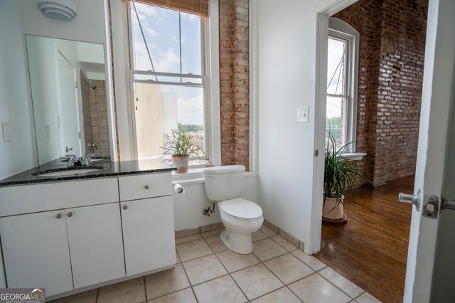 1596 Cleveland Avenue APT 301, East Point, GA 30344