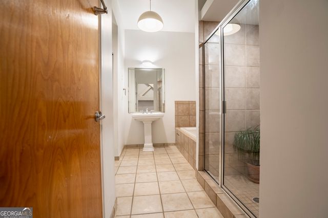 1596 Cleveland Avenue APT 301, East Point, GA 30344