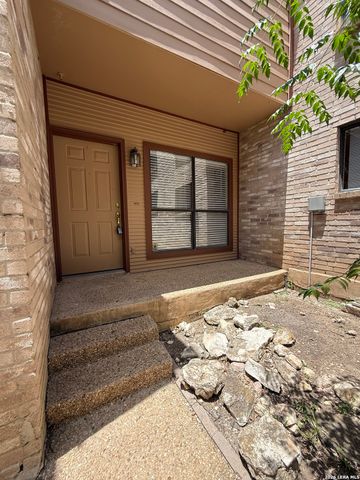 9510 Scots Gln, San Antonio, TX 78240