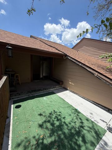 9510 Scots Gln, San Antonio, TX 78240