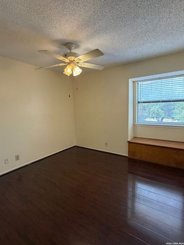 9510 Scots Gln, San Antonio, TX 78240