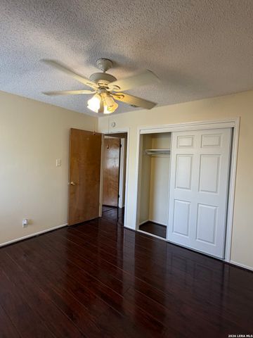 9510 Scots Gln, San Antonio, TX 78240