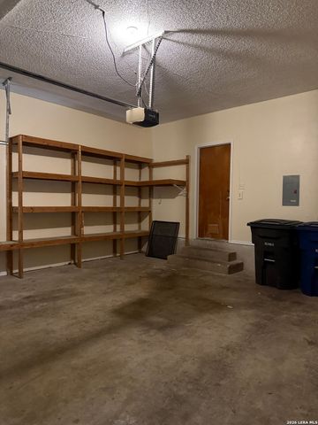 9510 Scots Gln, San Antonio, TX 78240