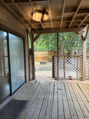 9510 Scots Gln, San Antonio, TX 78240