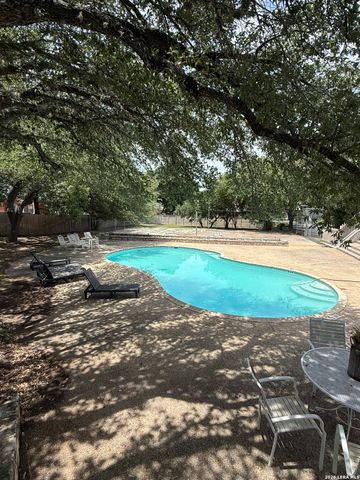 9510 Scots Gln, San Antonio, TX 78240