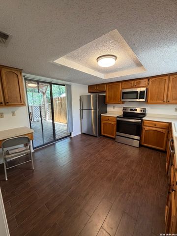9510 Scots Gln, San Antonio, TX 78240