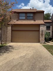 9510 Scots Gln, San Antonio, TX 78240