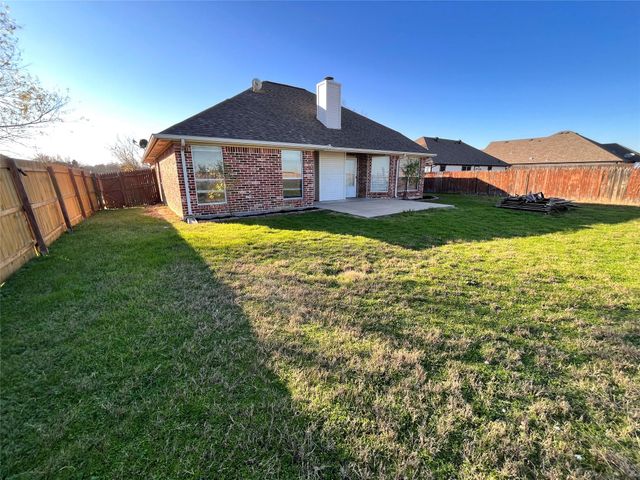 111 Chambers Creek Circle, Maypearl, TX 76064