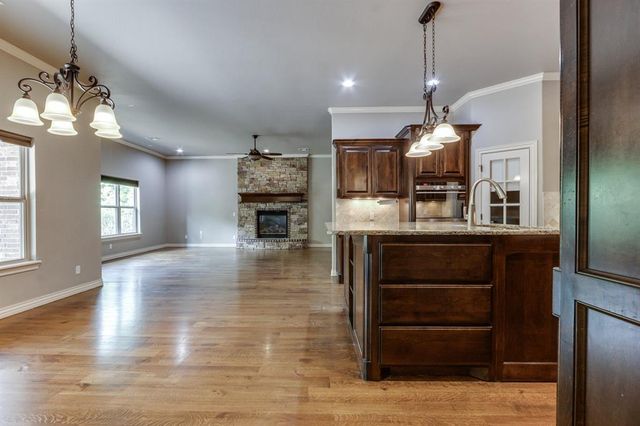 2082 Vaquero Court, Edmond, OK 73034
