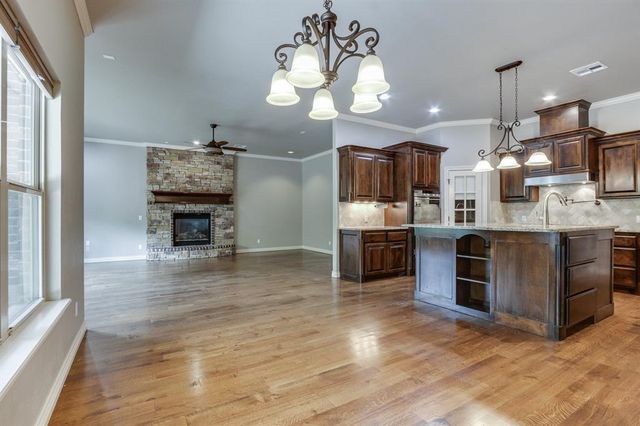 2082 Vaquero Court, Edmond, OK 73034