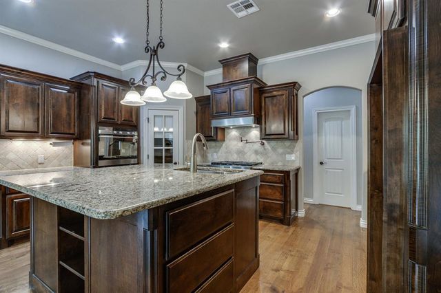 2082 Vaquero Court, Edmond, OK 73034