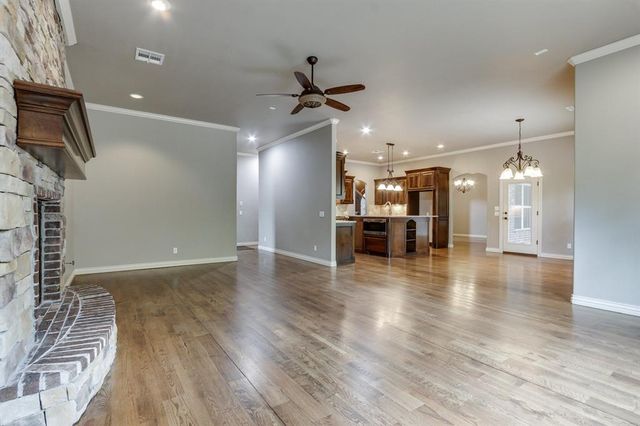 2082 Vaquero Court, Edmond, OK 73034