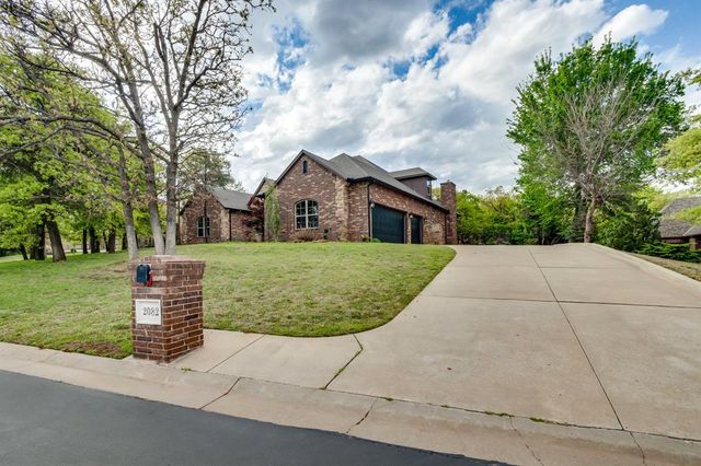 2082 Vaquero Court, Edmond, OK 73034