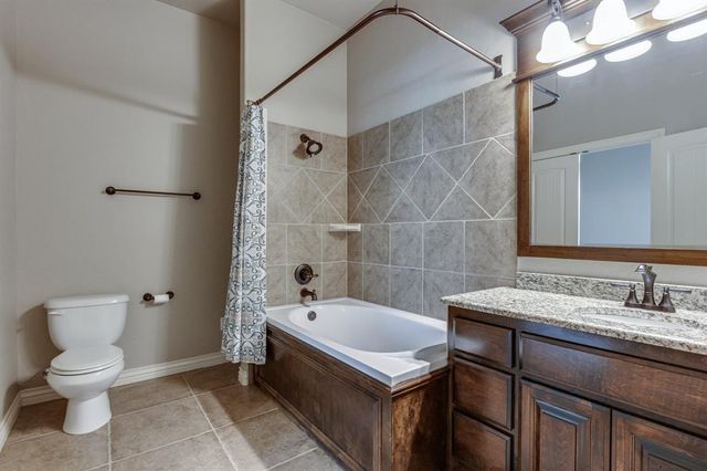 2082 Vaquero Court, Edmond, OK 73034