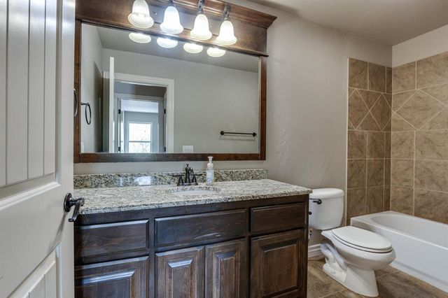 2082 Vaquero Court, Edmond, OK 73034