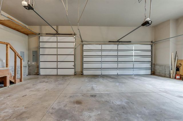 2082 Vaquero Court, Edmond, OK 73034