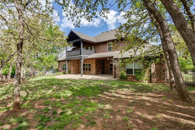 2082 Vaquero Court, Edmond, OK 73034