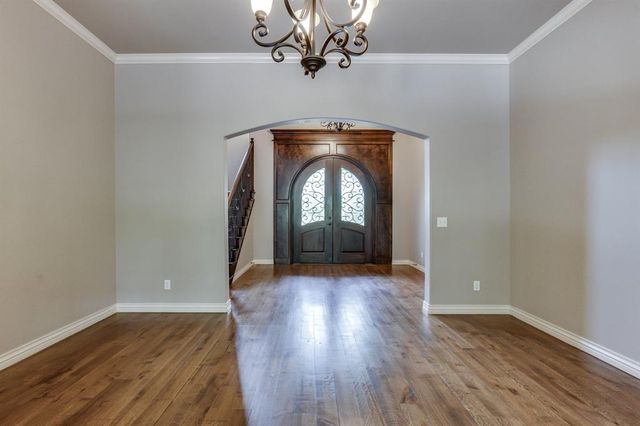 2082 Vaquero Court, Edmond, OK 73034