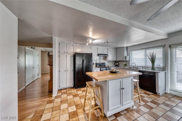 5270 Burnham Avenue, Las Vegas, NV 89119