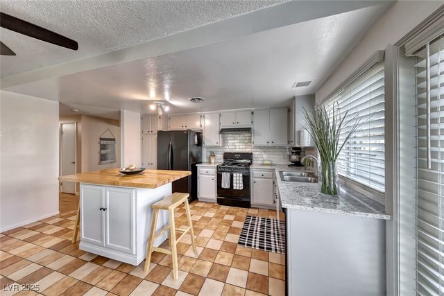 5270 Burnham Avenue, Las Vegas, NV 89119