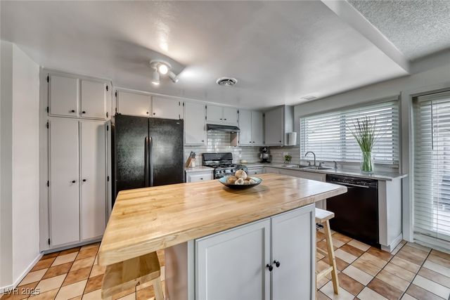 5270 Burnham Avenue, Las Vegas, NV 89119