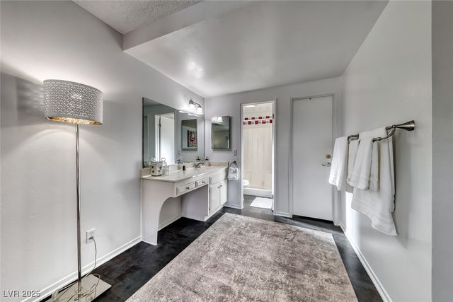 5270 Burnham Avenue, Las Vegas, NV 89119