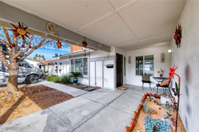 5270 Burnham Avenue, Las Vegas, NV 89119